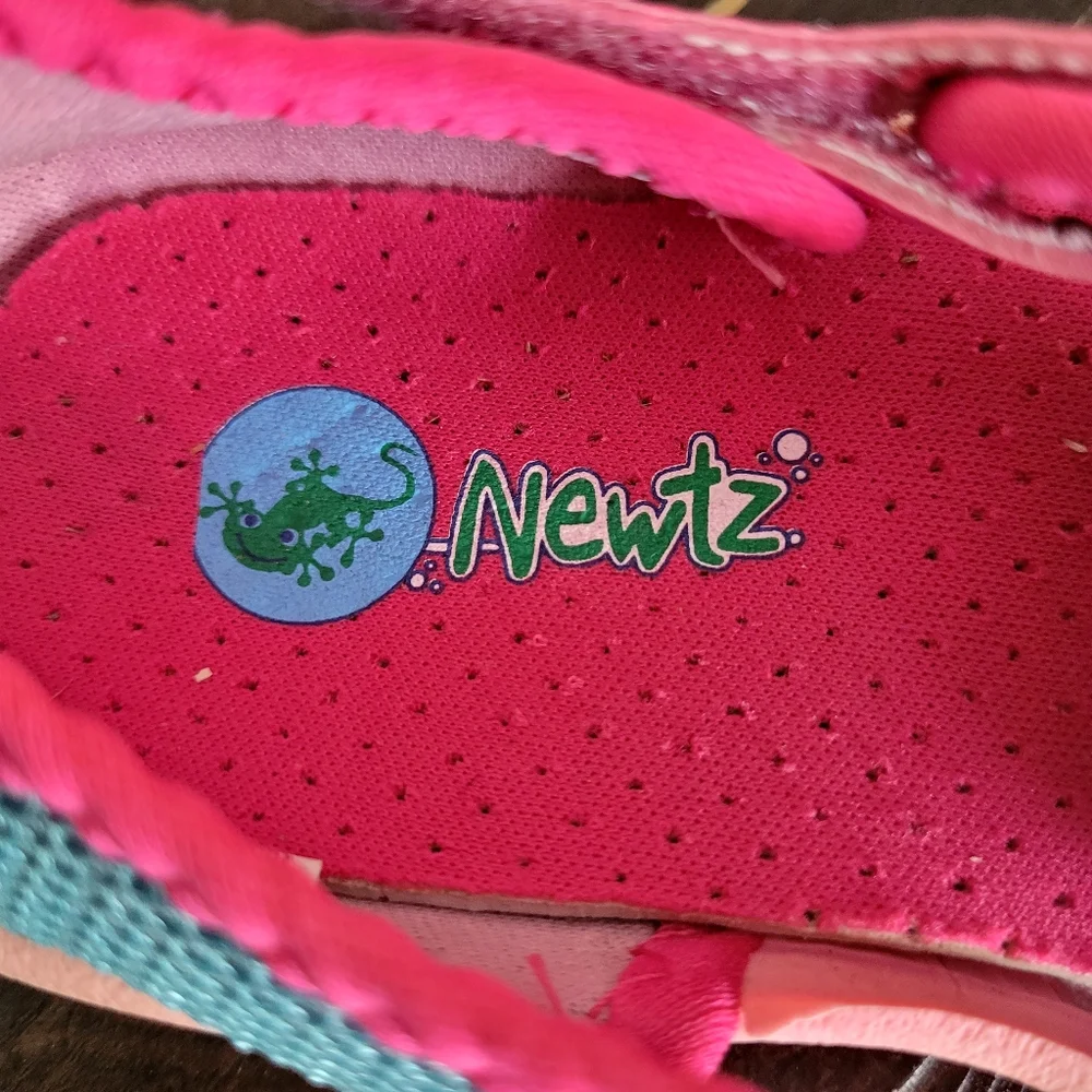 Newtz Water Shoes Hot Pink Size‎ Girls 11/12